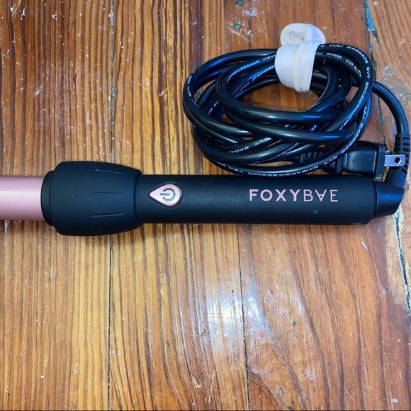 4 for $20  foxybae 25mm curling iron - Picture 3 of 5